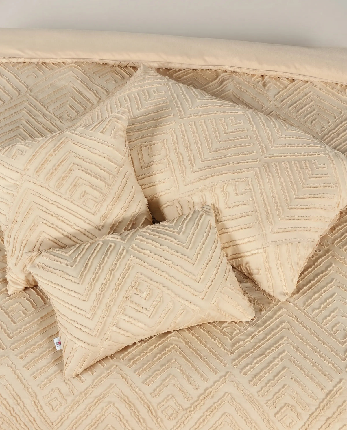 7 Pieces Jacquard Comforter Set beige
