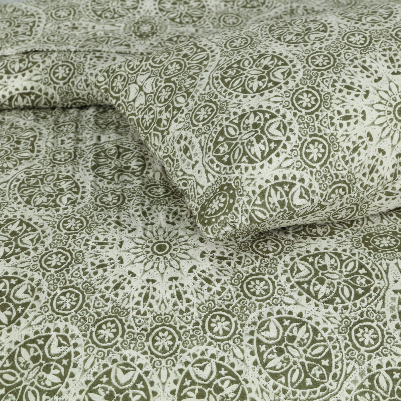 Sage Green Printed Quilted Bedspread Set with 2 Pillow Covers