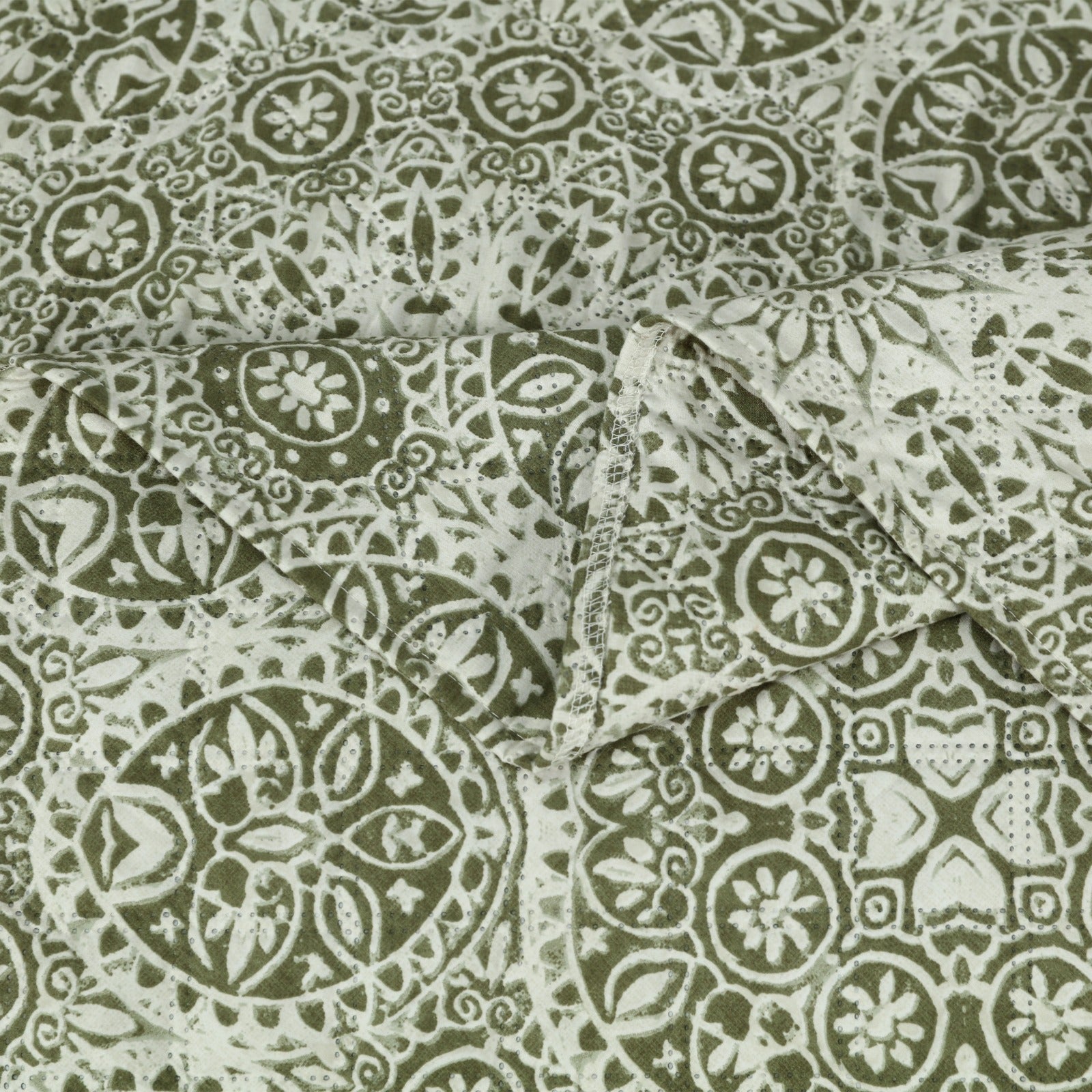 Sage Green Printed Quilted Bedspread Set with 2 Pillow Covers