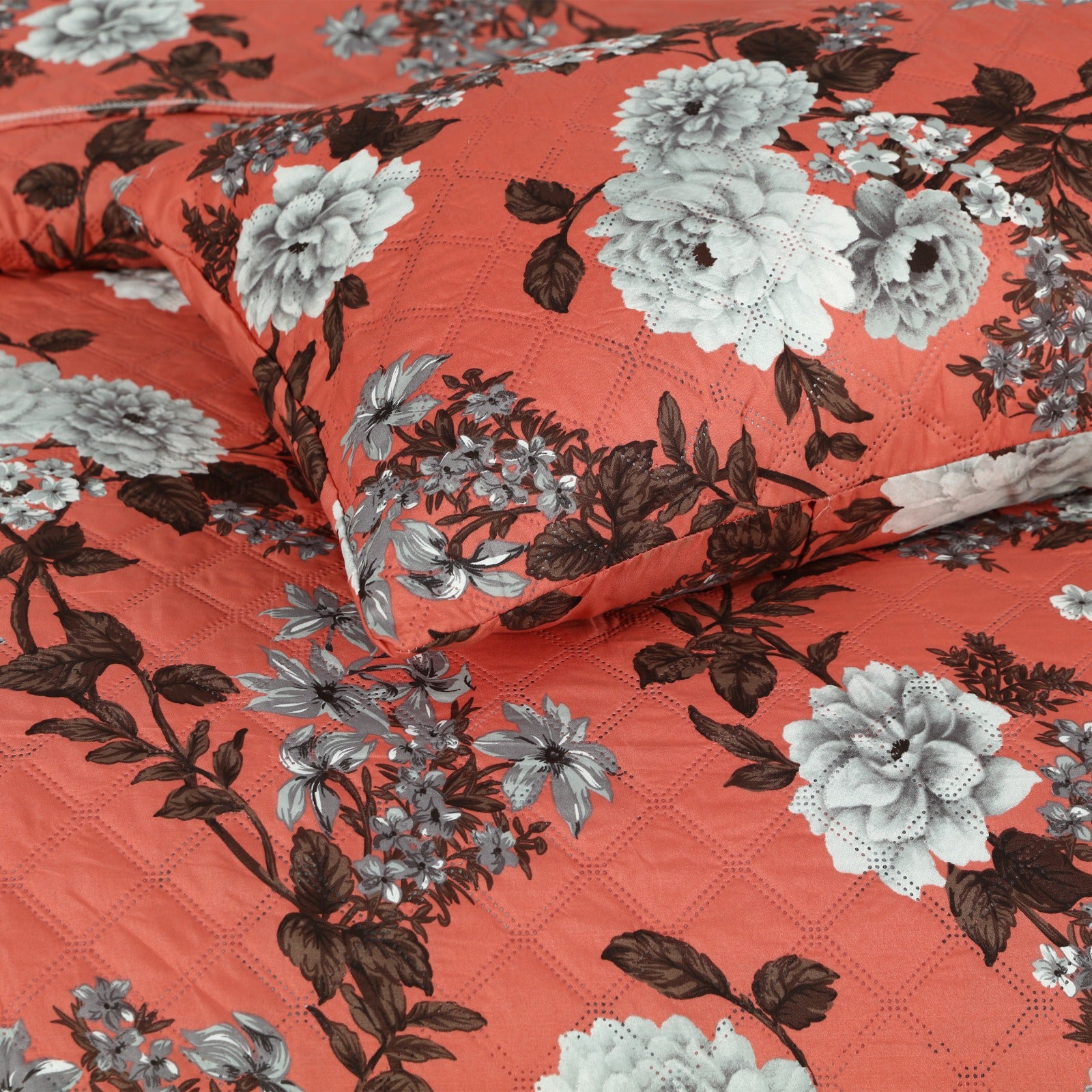 Red Floral Printed Quilted Bedspread Set with 2 Pillow Covers