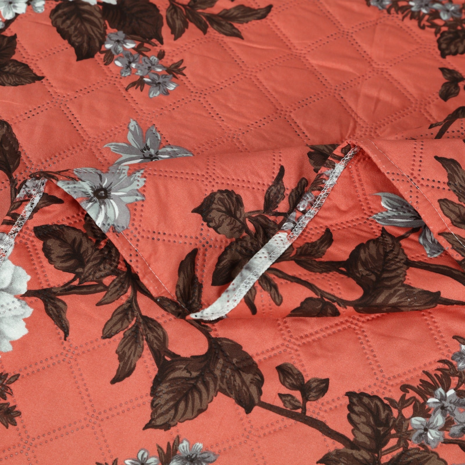 Red Floral Printed Quilted Bedspread Set with 2 Pillow Covers
